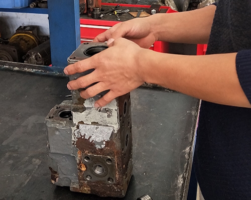 Hydraulicefficiency operated valve